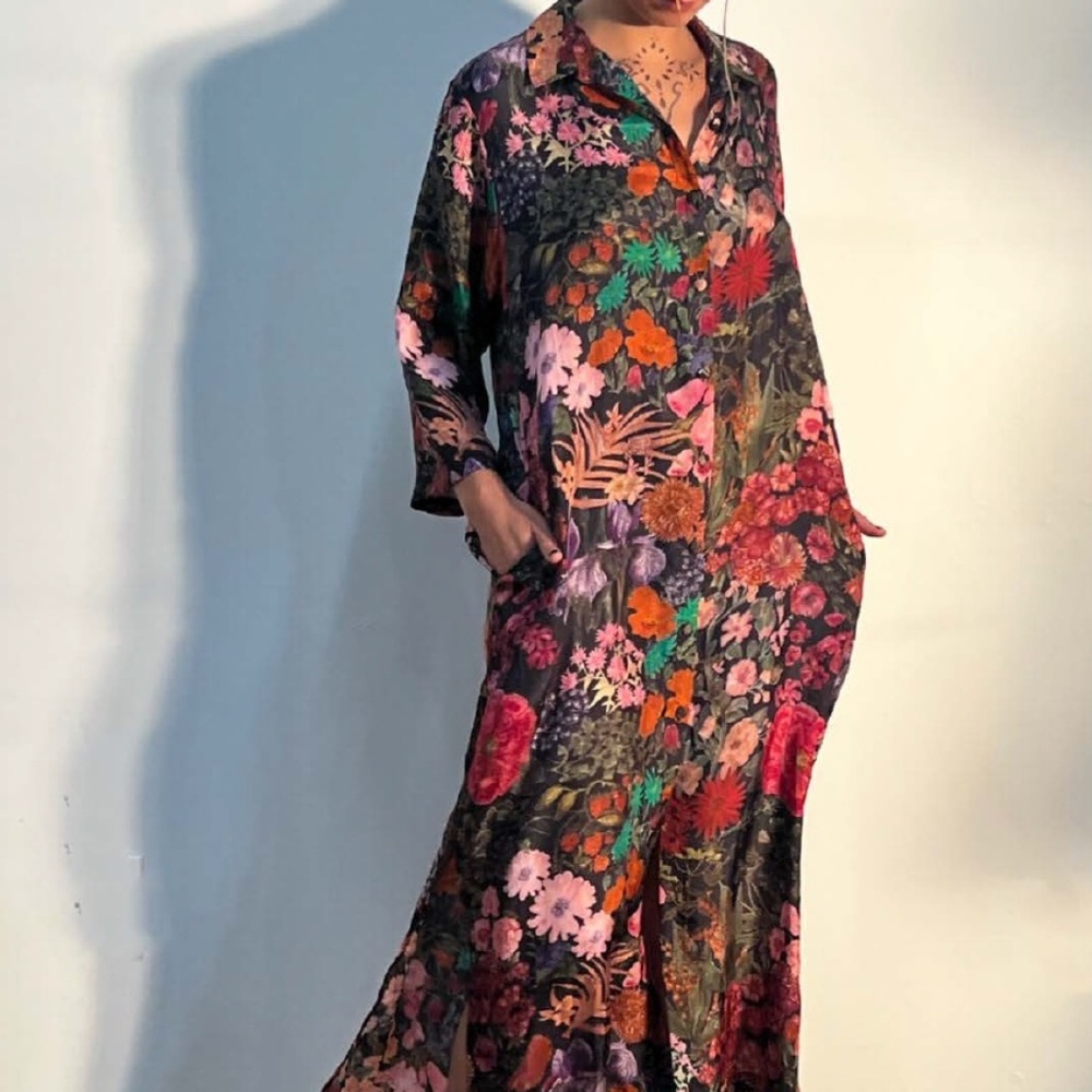 Yavi Collared Long Sleeve Dress